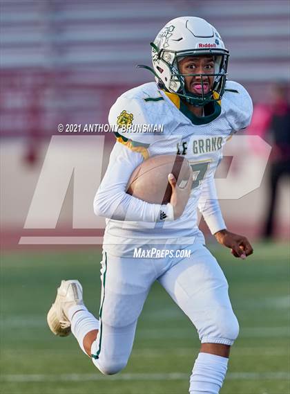 Thumbnail 2 in Woodland Christian vs. Le Grand (CIF SJS D7 Final) photogallery.