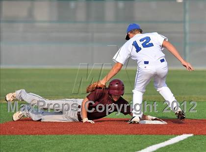 Thumbnail 3 in Colbert @ Krum photogallery.