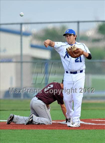 Thumbnail 2 in Colbert @ Krum photogallery.
