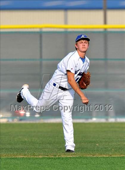 Thumbnail 1 in Colbert @ Krum photogallery.