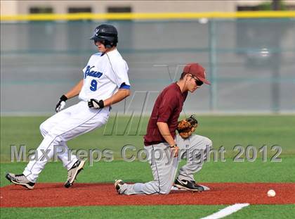Thumbnail 2 in Colbert @ Krum photogallery.