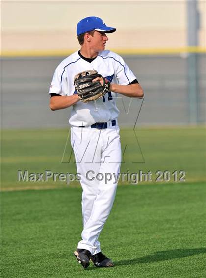 Thumbnail 2 in Colbert @ Krum photogallery.