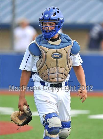 Thumbnail 3 in Colbert @ Krum photogallery.