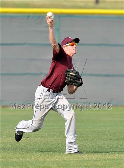 Thumbnail 1 in Colbert @ Krum photogallery.