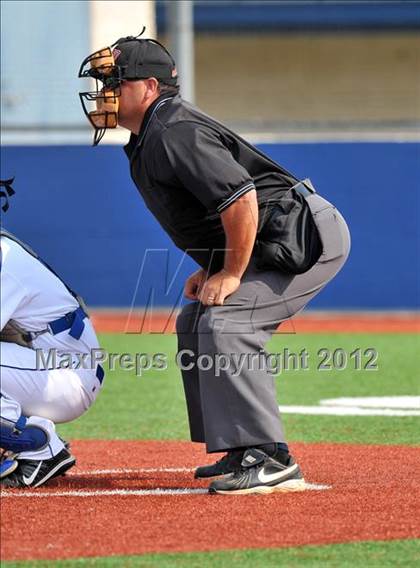 Thumbnail 3 in Colbert @ Krum photogallery.