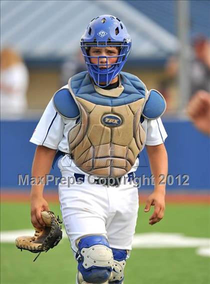 Thumbnail 1 in Colbert @ Krum photogallery.