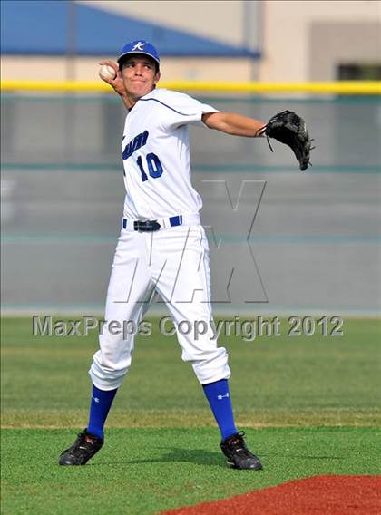 Thumbnail 2 in Colbert @ Krum photogallery.