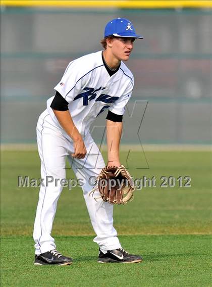 Thumbnail 2 in Colbert @ Krum photogallery.