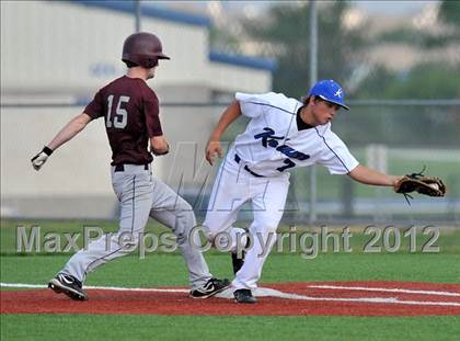 Thumbnail 3 in Colbert @ Krum photogallery.
