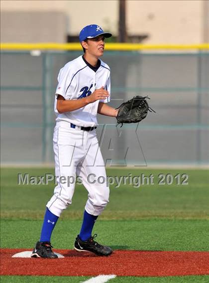 Thumbnail 1 in Colbert @ Krum photogallery.