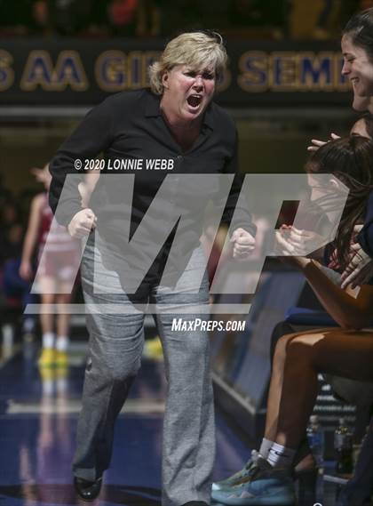 Thumbnail 3 in Ursuline vs. Albertus Magnus (Section 1 Class AA Semifinal) photogallery.