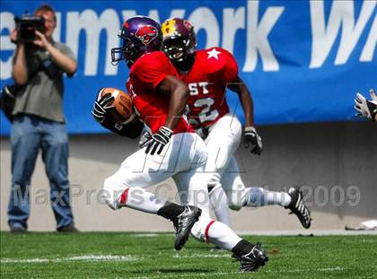 Thumbnail 1 in Michigan HS Football Coaches Association All-Star Game photogallery.