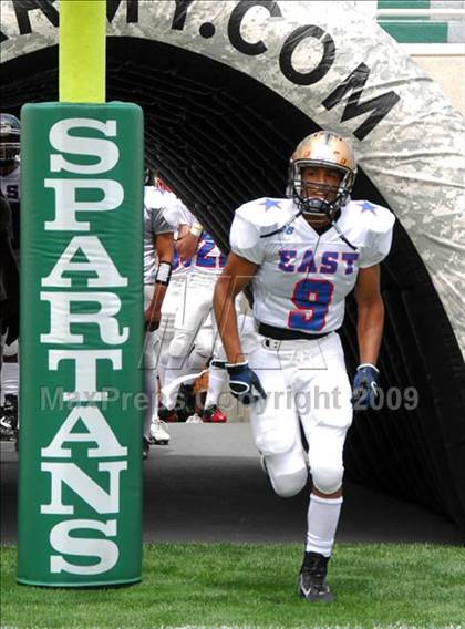 Thumbnail 3 in Michigan HS Football Coaches Association All-Star Game photogallery.