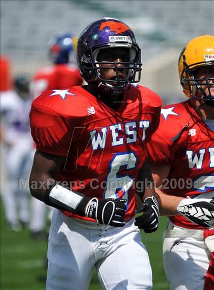 Thumbnail 2 in Michigan HS Football Coaches Association All-Star Game photogallery.