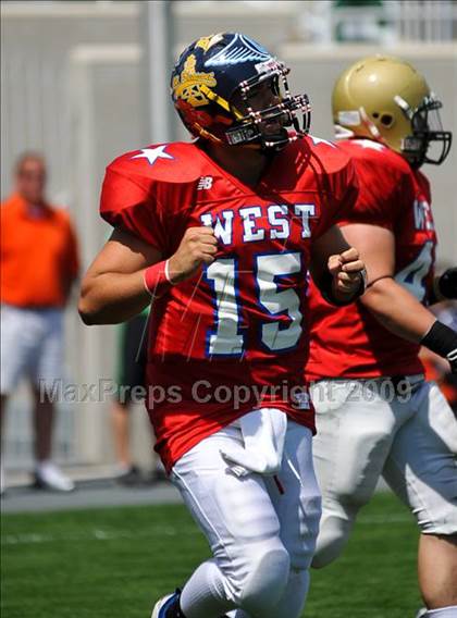 Thumbnail 1 in Michigan HS Football Coaches Association All-Star Game photogallery.