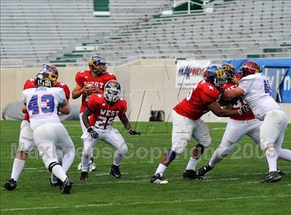 Thumbnail 2 in Michigan HS Football Coaches Association All-Star Game photogallery.