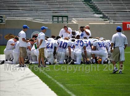 Thumbnail 1 in Michigan HS Football Coaches Association All-Star Game photogallery.