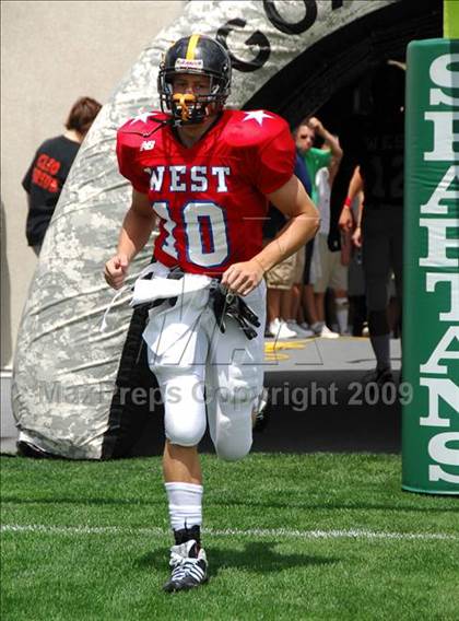 Thumbnail 2 in Michigan HS Football Coaches Association All-Star Game photogallery.