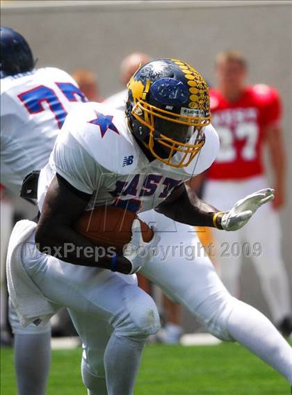 Thumbnail 1 in Michigan HS Football Coaches Association All-Star Game photogallery.