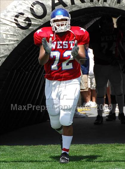 Thumbnail 1 in Michigan HS Football Coaches Association All-Star Game photogallery.