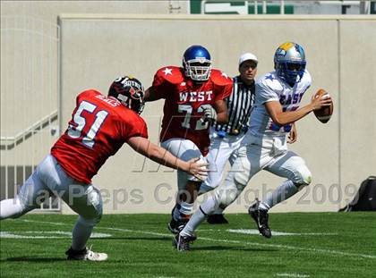 Thumbnail 3 in Michigan HS Football Coaches Association All-Star Game photogallery.