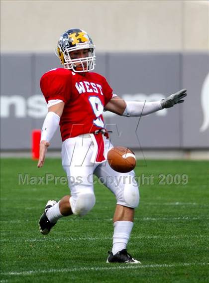 Thumbnail 1 in Michigan HS Football Coaches Association All-Star Game photogallery.