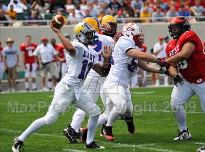 Thumbnail 2 in Michigan HS Football Coaches Association All-Star Game photogallery.