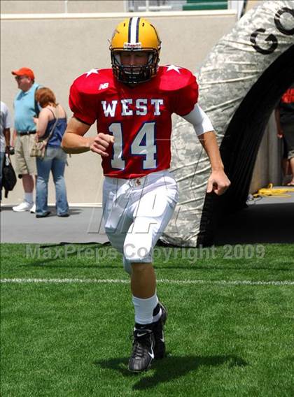 Thumbnail 1 in Michigan HS Football Coaches Association All-Star Game photogallery.