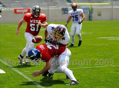 Thumbnail 2 in Michigan HS Football Coaches Association All-Star Game photogallery.