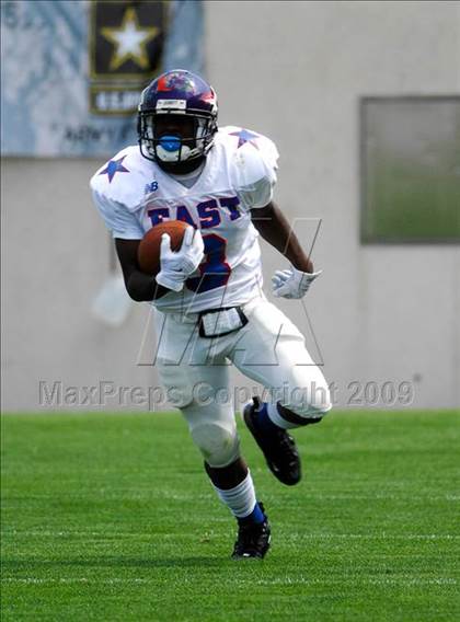 Thumbnail 3 in Michigan HS Football Coaches Association All-Star Game photogallery.