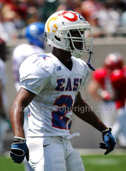 Thumbnail 3 in Michigan HS Football Coaches Association All-Star Game photogallery.