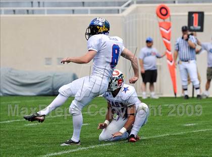 Thumbnail 3 in Michigan HS Football Coaches Association All-Star Game photogallery.