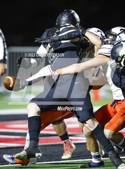 Thumbnail 3 in Mountain Crest vs. Desert Hills (UHSAA 4A Semifinal) photogallery.