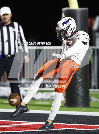 Thumbnail 2 in Mountain Crest vs. Desert Hills (UHSAA 4A Semifinal) photogallery.