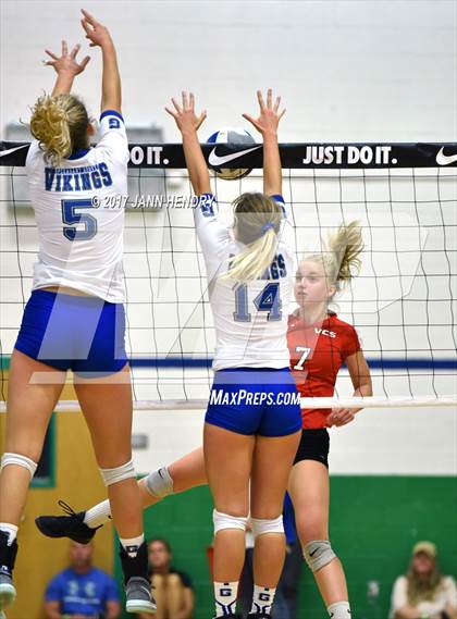 Thumbnail 1 in Village Christian vs. Pleasant Grove (Durango Fall Classic) photogallery.