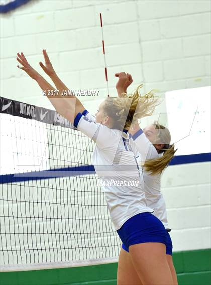 Thumbnail 3 in Village Christian vs. Pleasant Grove (Durango Fall Classic) photogallery.