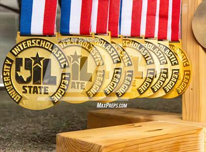 Thumbnail 2 in UIL Girls Cross Country Finals (Awards) photogallery.
