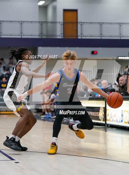 Thumbnail 3 in Fort Wayne Blackhawk Christian vs. Avon (Sneakers for Santa Shootout) photogallery.