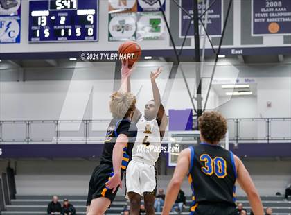 Thumbnail 3 in Fort Wayne Blackhawk Christian vs. Avon (Sneakers for Santa Shootout) photogallery.
