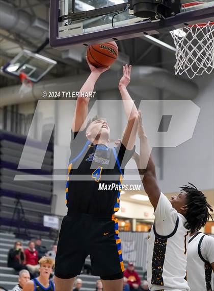 Thumbnail 3 in Fort Wayne Blackhawk Christian vs. Avon (Sneakers for Santa Shootout) photogallery.