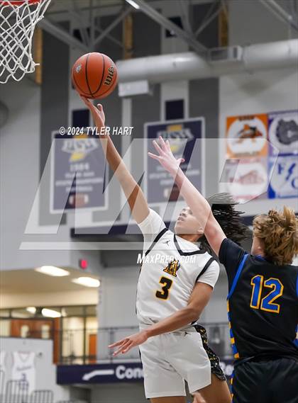 Thumbnail 1 in Fort Wayne Blackhawk Christian vs. Avon (Sneakers for Santa Shootout) photogallery.
