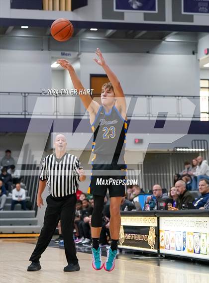 Thumbnail 2 in Fort Wayne Blackhawk Christian vs. Avon (Sneakers for Santa Shootout) photogallery.