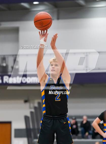Thumbnail 3 in Fort Wayne Blackhawk Christian vs. Avon (Sneakers for Santa Shootout) photogallery.