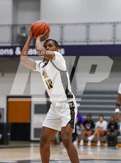 Thumbnail 1 in Fort Wayne Blackhawk Christian vs. Avon (Sneakers for Santa Shootout) photogallery.