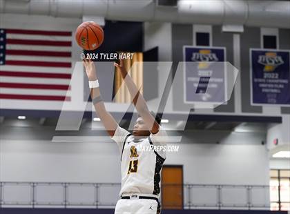 Thumbnail 3 in Fort Wayne Blackhawk Christian vs. Avon (Sneakers for Santa Shootout) photogallery.