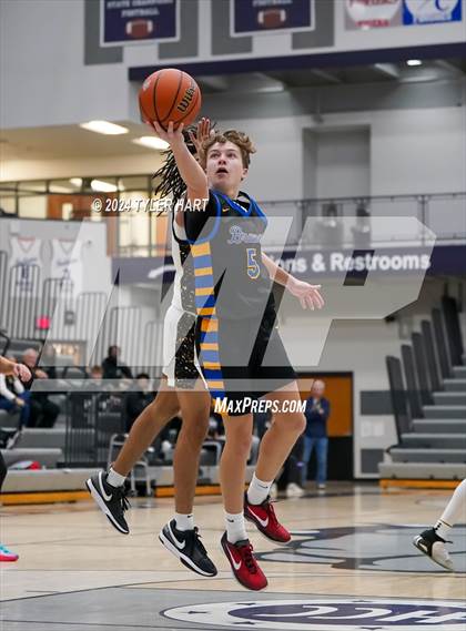 Thumbnail 3 in Fort Wayne Blackhawk Christian vs. Avon (Sneakers for Santa Shootout) photogallery.