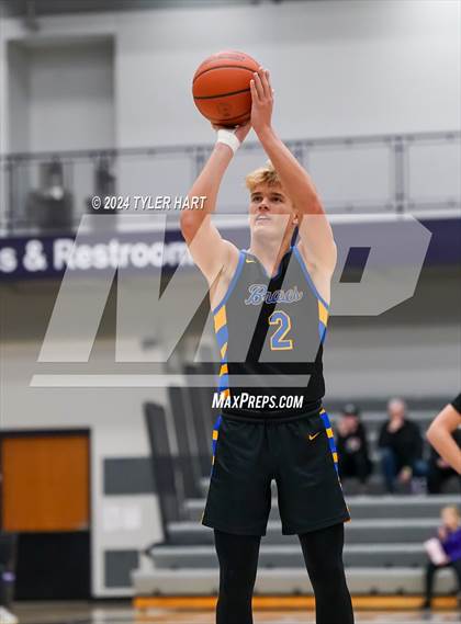 Thumbnail 2 in Fort Wayne Blackhawk Christian vs. Avon (Sneakers for Santa Shootout) photogallery.