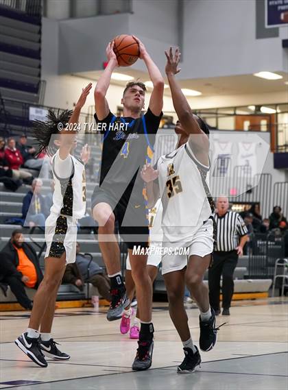 Thumbnail 2 in Fort Wayne Blackhawk Christian vs. Avon (Sneakers for Santa Shootout) photogallery.