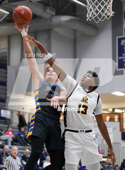 Thumbnail 3 in Fort Wayne Blackhawk Christian vs. Avon (Sneakers for Santa Shootout) photogallery.