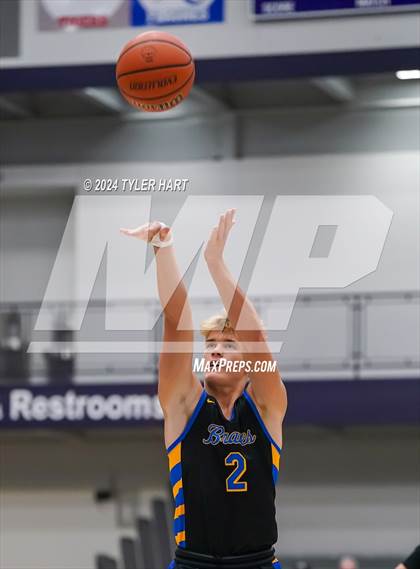 Thumbnail 1 in Fort Wayne Blackhawk Christian vs. Avon (Sneakers for Santa Shootout) photogallery.